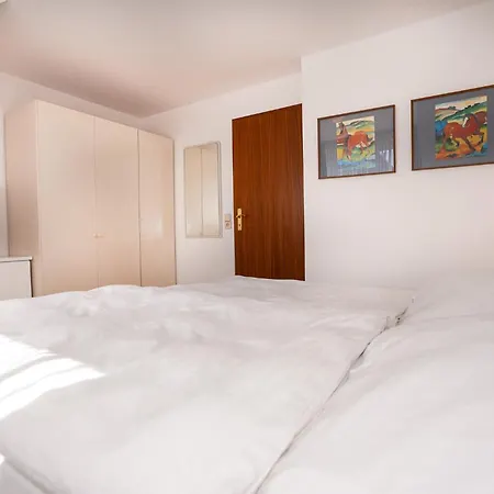 Haus Wiesengrund 47 *